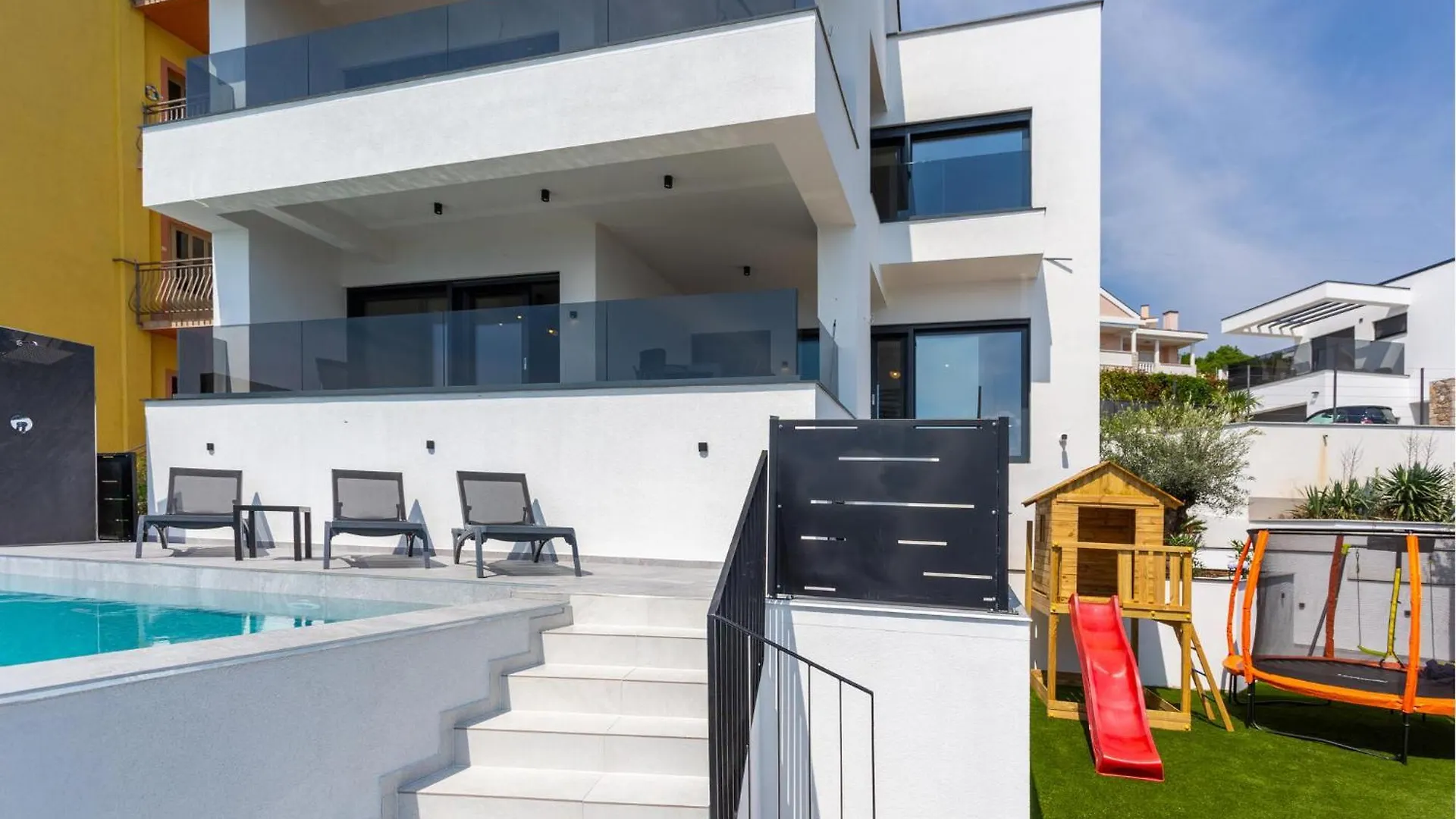 4 Bedroom Lovely Home In Crikvenica