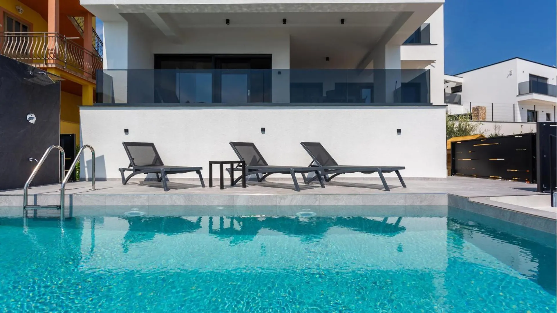 Dom wakacyjny 4 Bedroom Lovely Home In Crikvenica